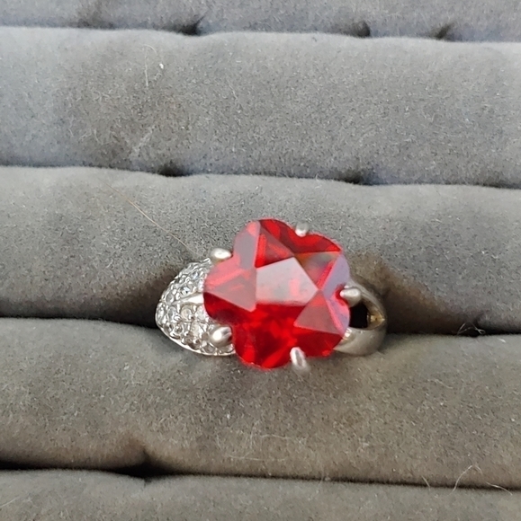 𝅺sterling and Red Gem Ring - Picture 1 of 3